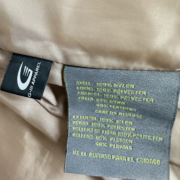 Woman's Kenneth Cole Reaction Down/Feather
Body warmer. Puffer Vest Ivory Sz M - Picture 11 of 13